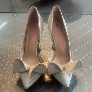 Betsey Johnson Silver Glitter Bow Heels